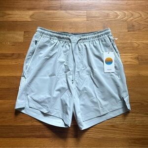 Vuori Crosscourt 7” Shorts Men’s Small Moonstone